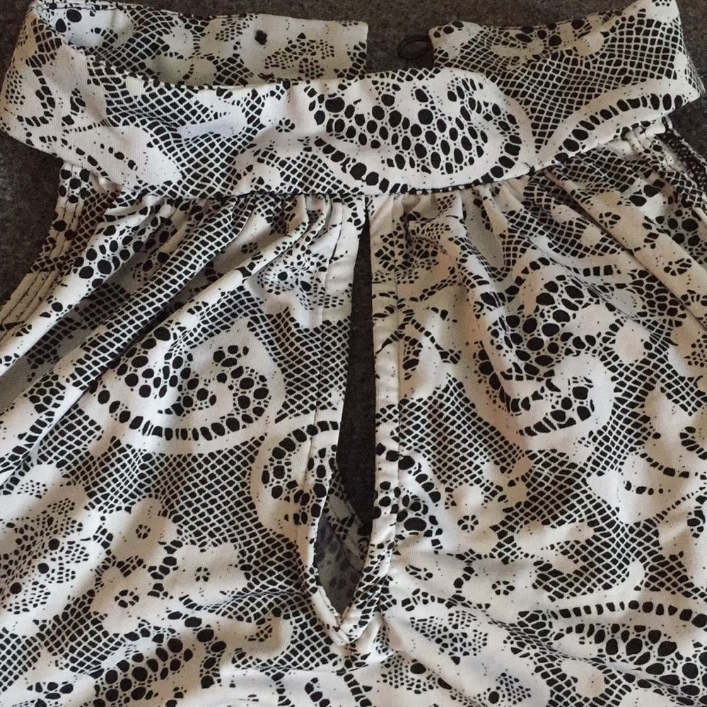 soft touch sleeveless blouse black/white floral